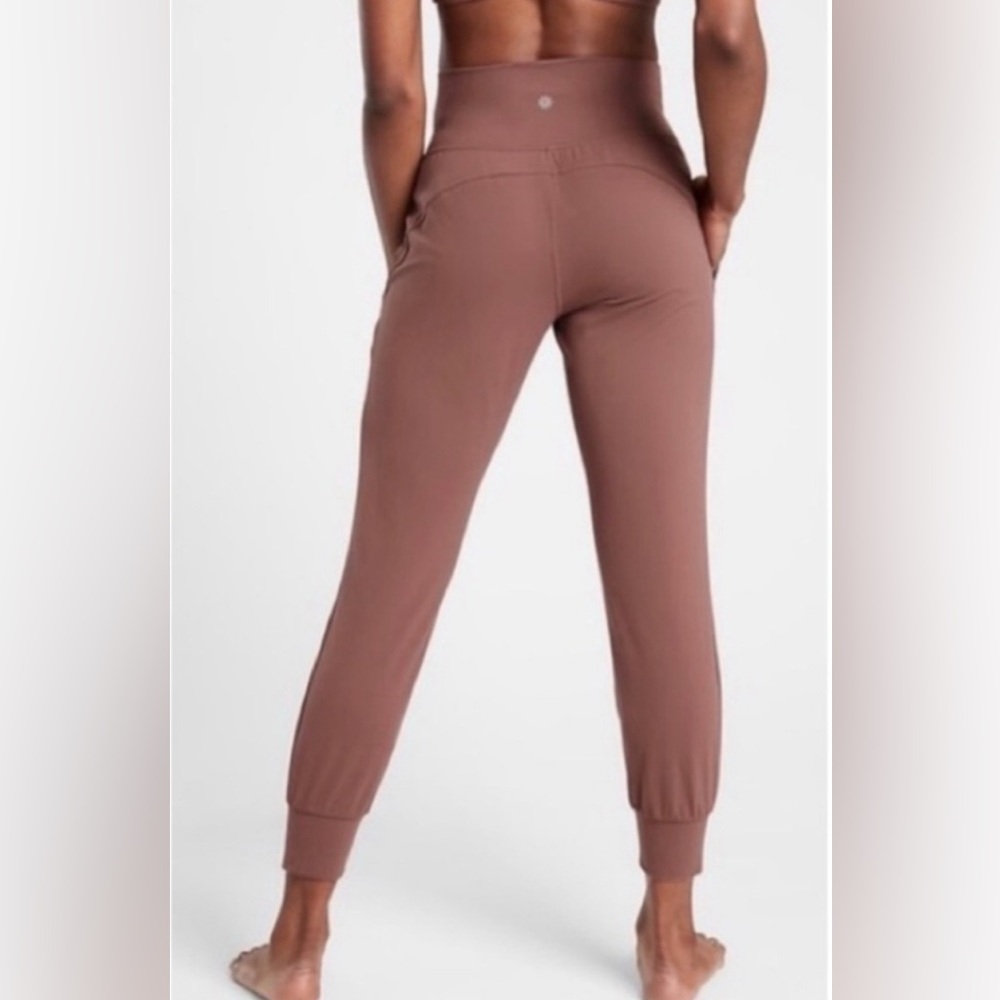 Athleta Salutation Jogger Powervita Chocolate Brown
